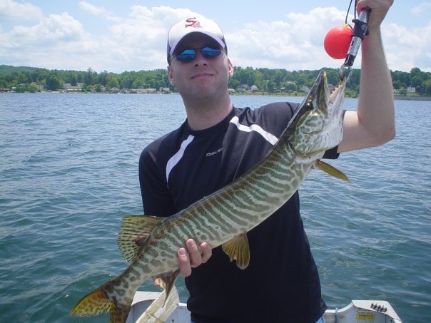 10lb tiger musky Pontoosuc lake near Niverville